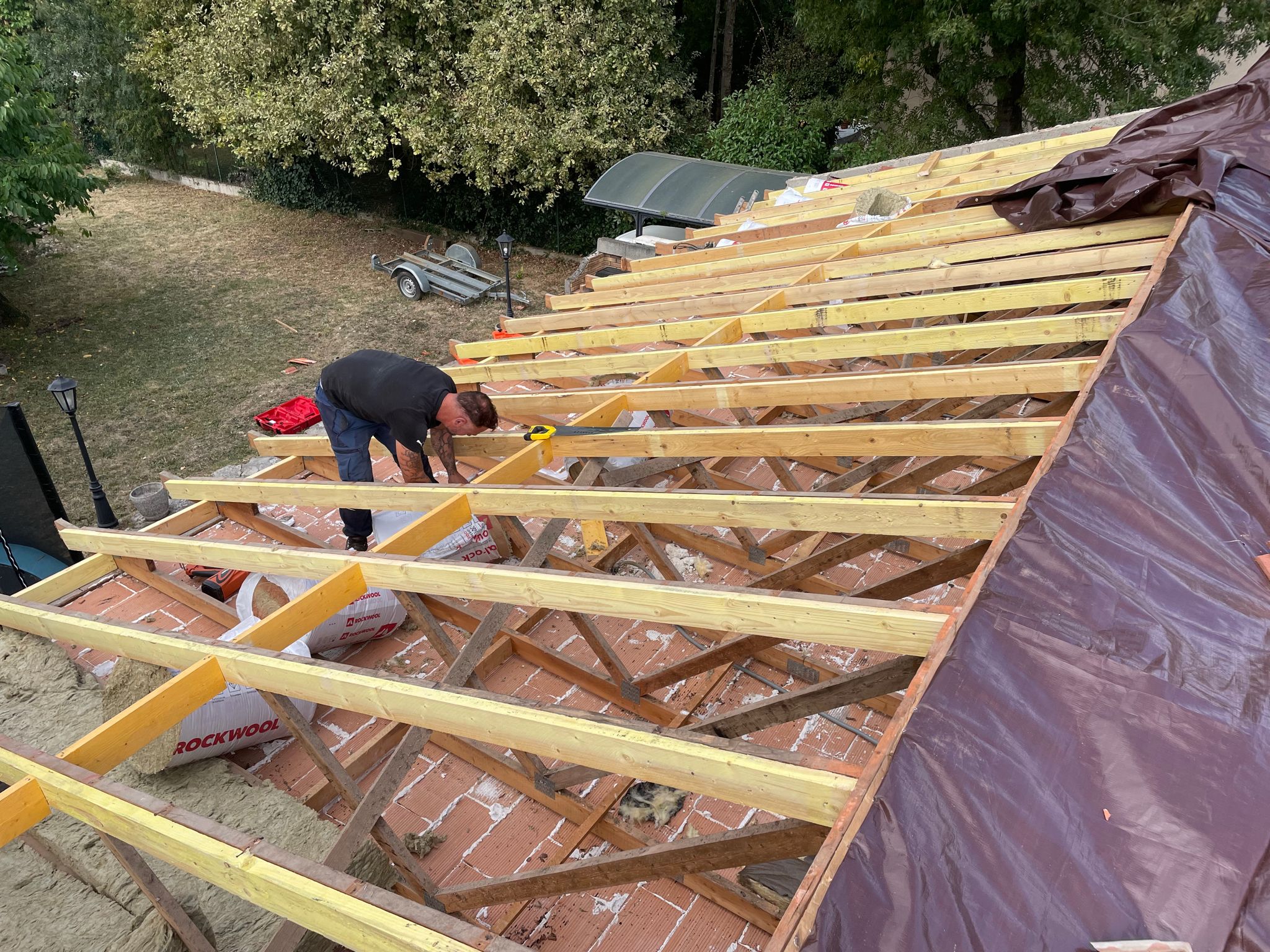 Pose d’un écran sous-toiture